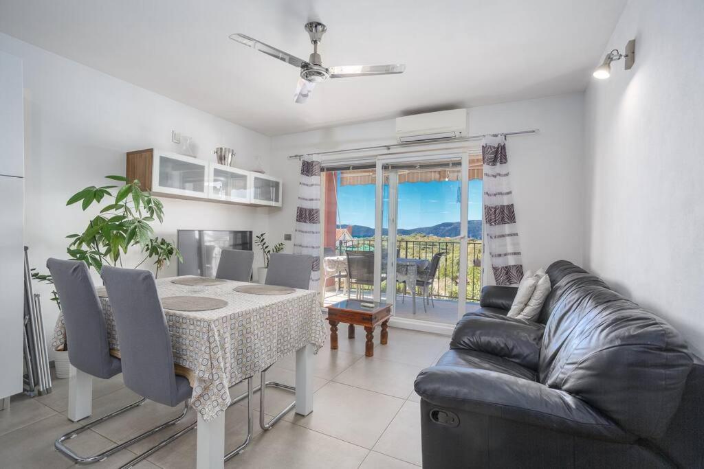 Family Village Apartment Vrh  Eksteriør bilde